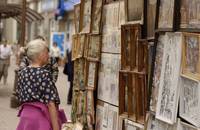 Картины, продающиеся на улице в Москве